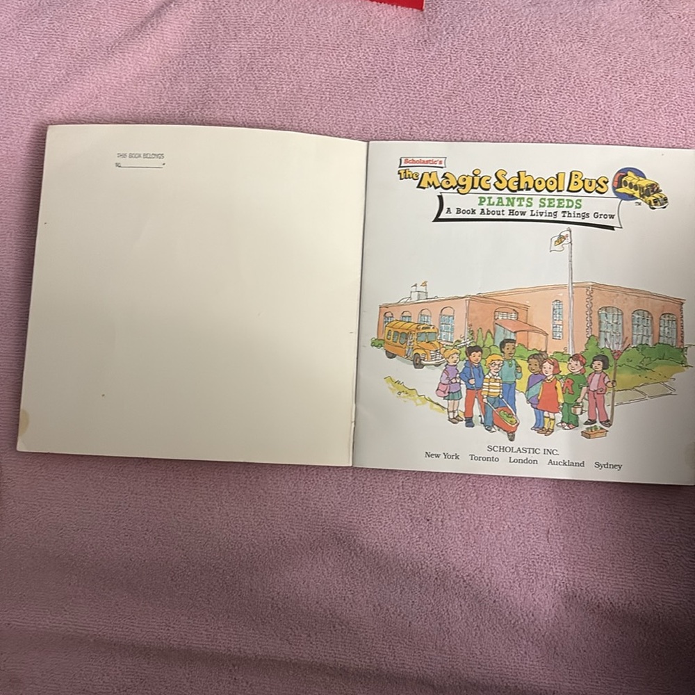 1995-1996 Magic School Bus books (food chain and how things grow) & Notebook - Picture 4 of 16